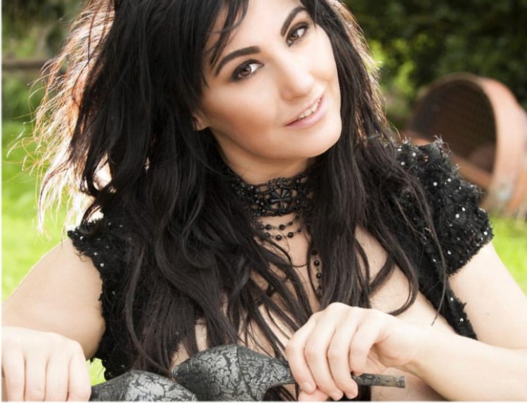 Sassy Vezay hits the Country charts on her first radio single Slow Dance